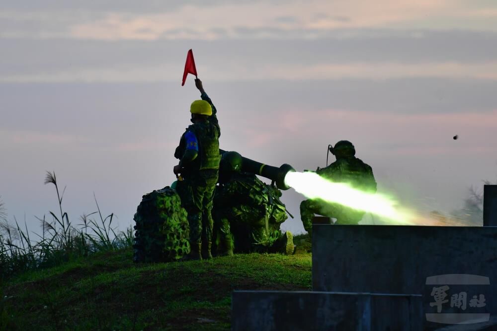 首納標槍飛彈實彈射擊 雲台操演全程結合無人機