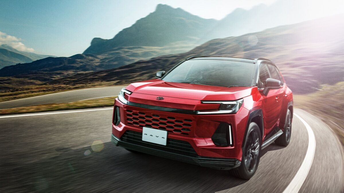 ▲本周進口市場好熱鬧，TOYOTA RAV4 PHEV即將上市，愛快羅密歐、賓士搶攻電動車戰場。（圖／翻攝自各車廠）