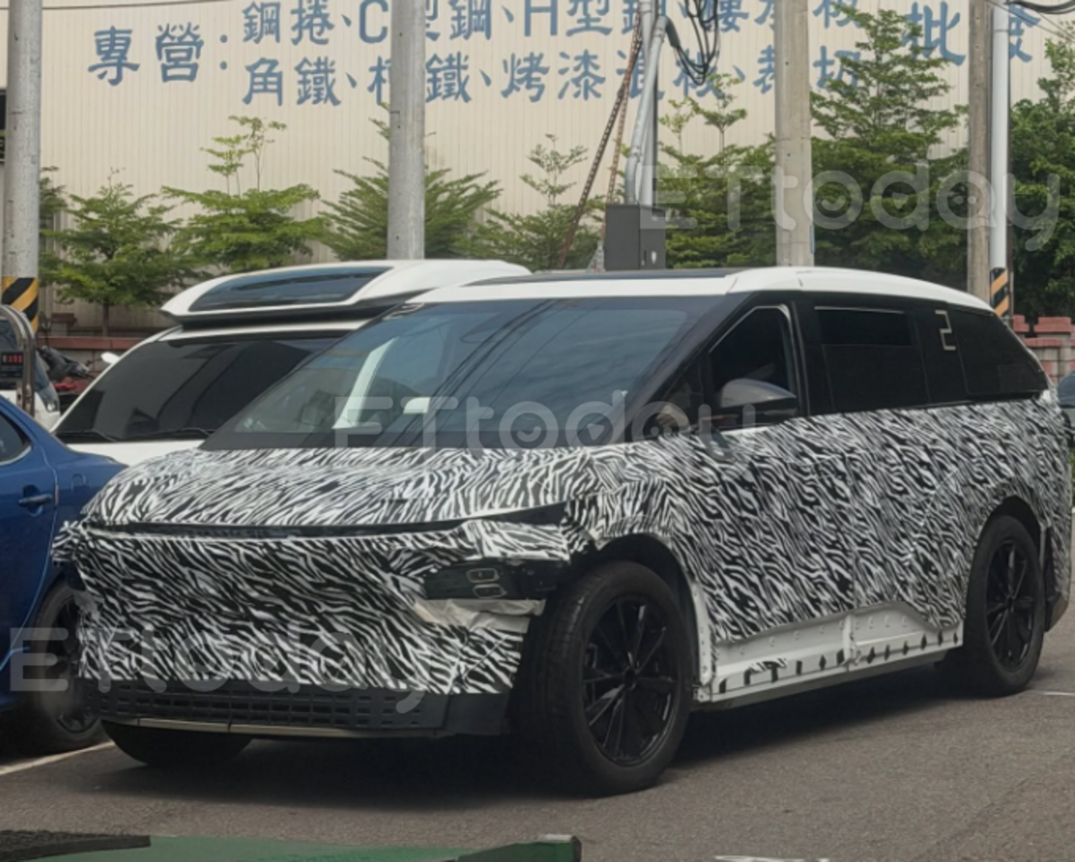 ▲本周進口市場好熱鬧，TOYOTA RAV4 PHEV即將上市，愛快羅密歐、賓士搶攻電動車戰場。（圖／翻攝自各車廠）