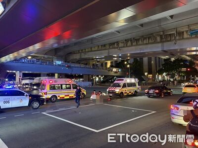 快訊／台北車站天橋命案！一女「墜橋砸到車」傷重不治