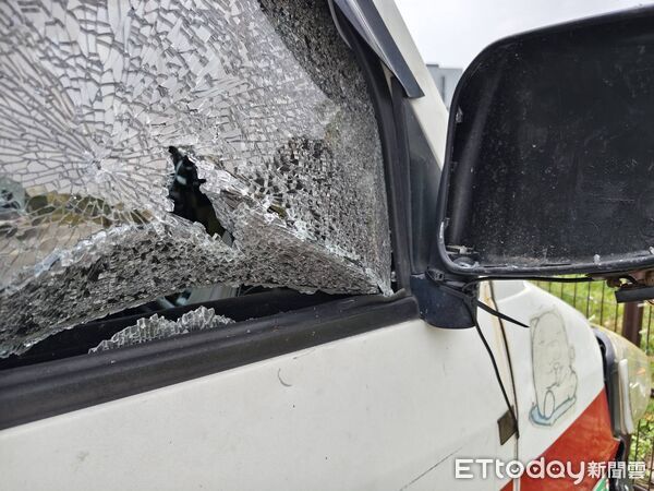 ▲員林市瓦斯車司機毒駕自撞路邊車。（圖／記者唐詠絮攝）