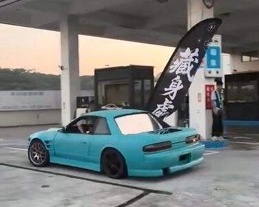 后里某修車廠加油站高調辦甩尾　警：立即撤銷路權申請