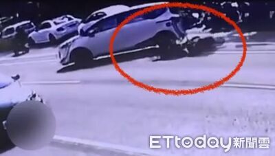 違規迴轉對上酒駕！岡山汽機車事故　騎士滑入車底命大僅擦傷