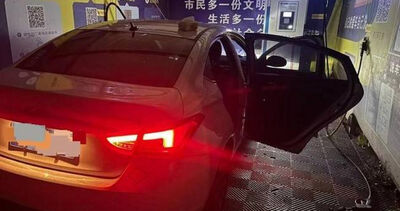 女客在後座拉屎！全程清醒「還跟男友打電話」　司機崩潰：洗不掉