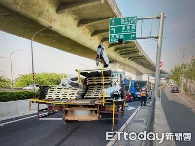 台南北外環下匝道6車連環撞！大貨車駕駛沒注意釀禍　2人送醫
