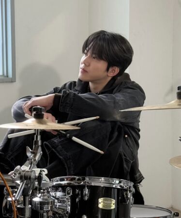 ▲▼「女兒戀上DAY6成員」遭全韓罵爆！　媽媽現身：無視留言，知嗎。（圖／翻攝自Yoo Ji Yoo IG、Yoo Ji Yoo YouTube）