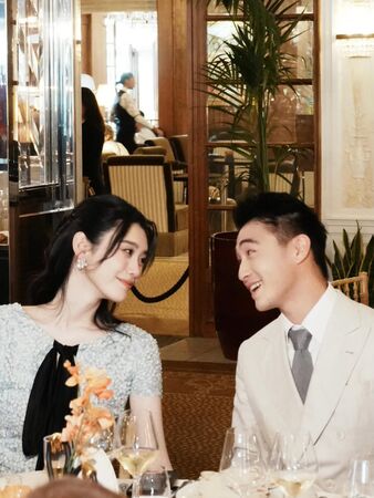 ▲▼結婚7年終於辦婚禮！何猷君、奚夢瑤法國大婚　伴郎是王嘉爾。（圖／翻攝自IG、微博）