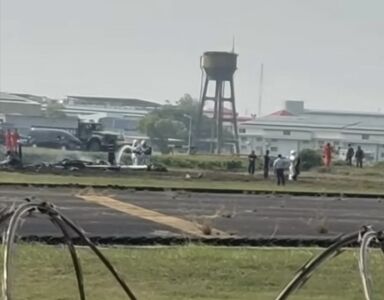 快訊／現場畫面曝光！岡山空軍官校教練機墜毀　2飛行員殉職