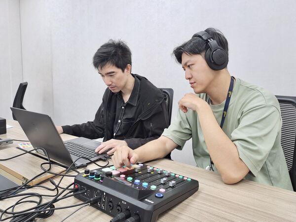 ▲錄音後製組工作人員。（圖／萬泰提供）