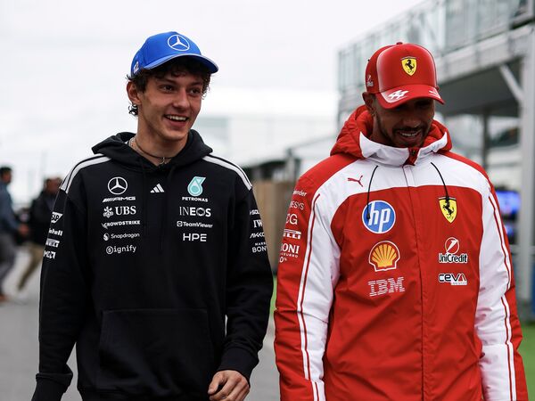 ▲安東內利（Kimi Antonelli）、漢米爾頓（Lewis Hamilton）。（圖／達志影像／美聯社）