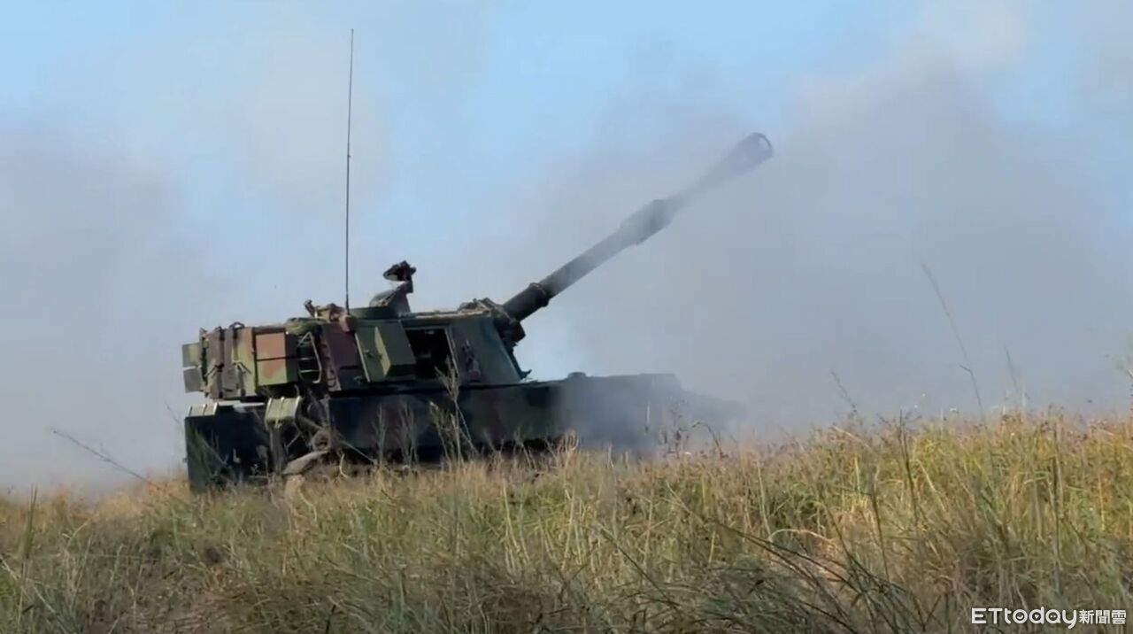 台南喜樹海灘首見重砲實彈射擊 第四作戰區驗證新式武器