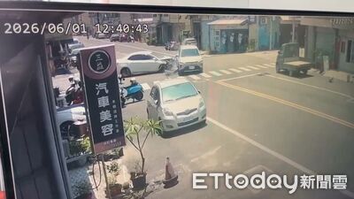 雲林駕駛闖紅燈！高速對撞小客車畫面曝　當場翻覆躺車道1人傷