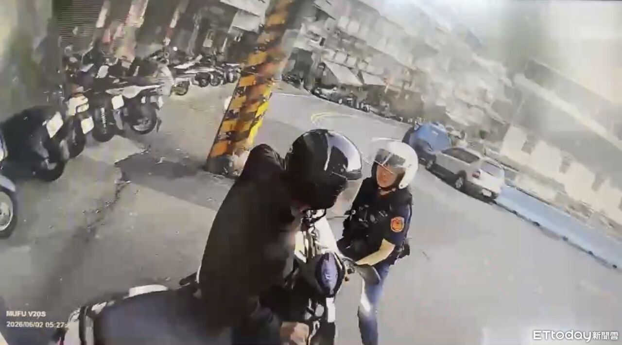 基隆騎士違規拒攔查衝撞2警!摔車秒遭壓制 快篩驗出依托咪酯
