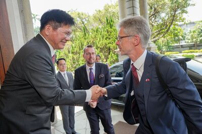 不畏中國打壓！韋德齊展鐵桿情義訪台　林佳龍宴請訪團