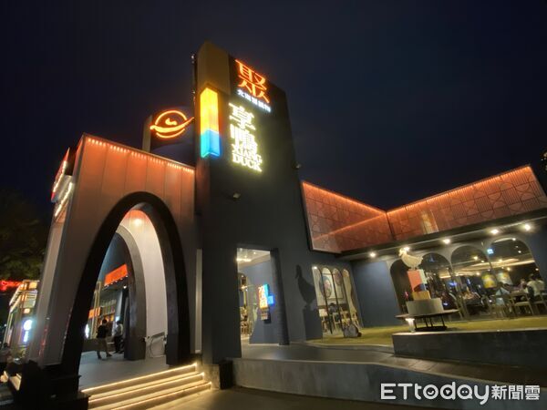 ▲享鴨台中公益店。（圖／王品提供）