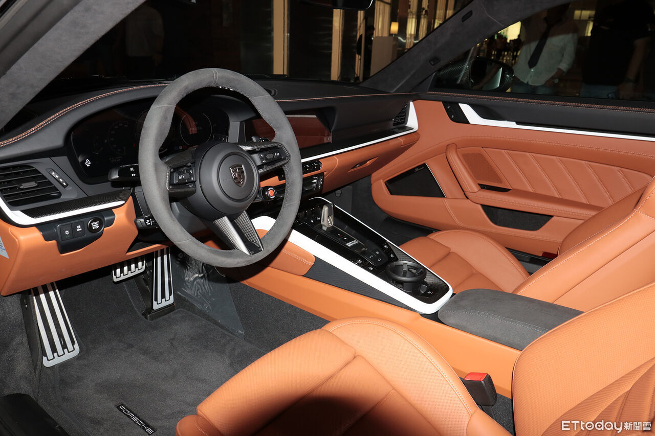 ▲1445萬起！保時捷「911跑車最強量產版」登台　敞篷版同步導入。（圖／記者張慶輝攝）