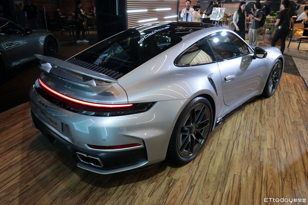 ▲1445萬起！保時捷「911跑車最強量產版」登台　敞篷版同步導入。（圖／記者張慶輝攝）