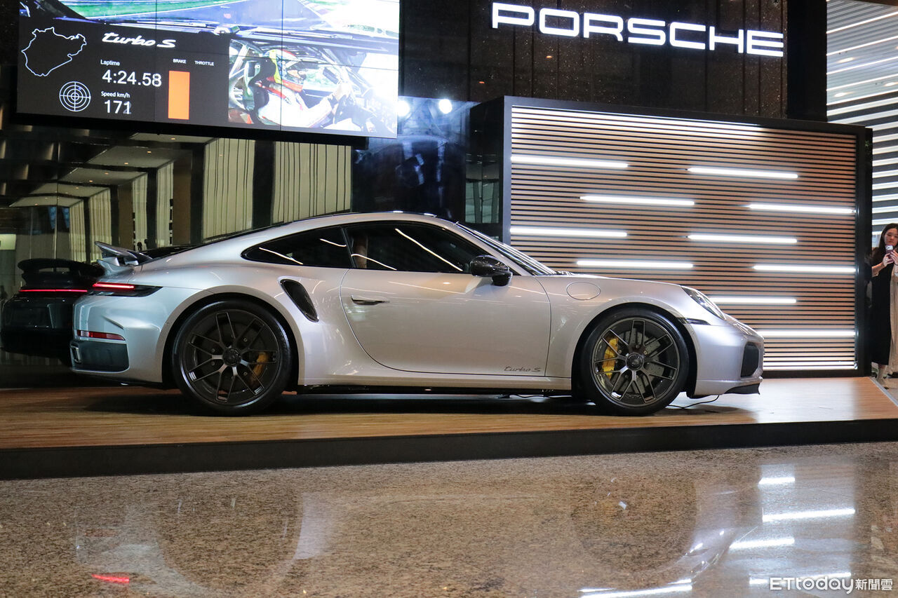 ▲1445萬起！保時捷「911跑車最強量產版」登台　敞篷版同步導入。（圖／記者張慶輝攝）