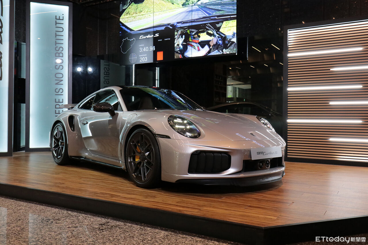 ▲1445萬起！保時捷「911跑車最強量產版」登台　敞篷版同步導入。（圖／記者張慶輝攝）