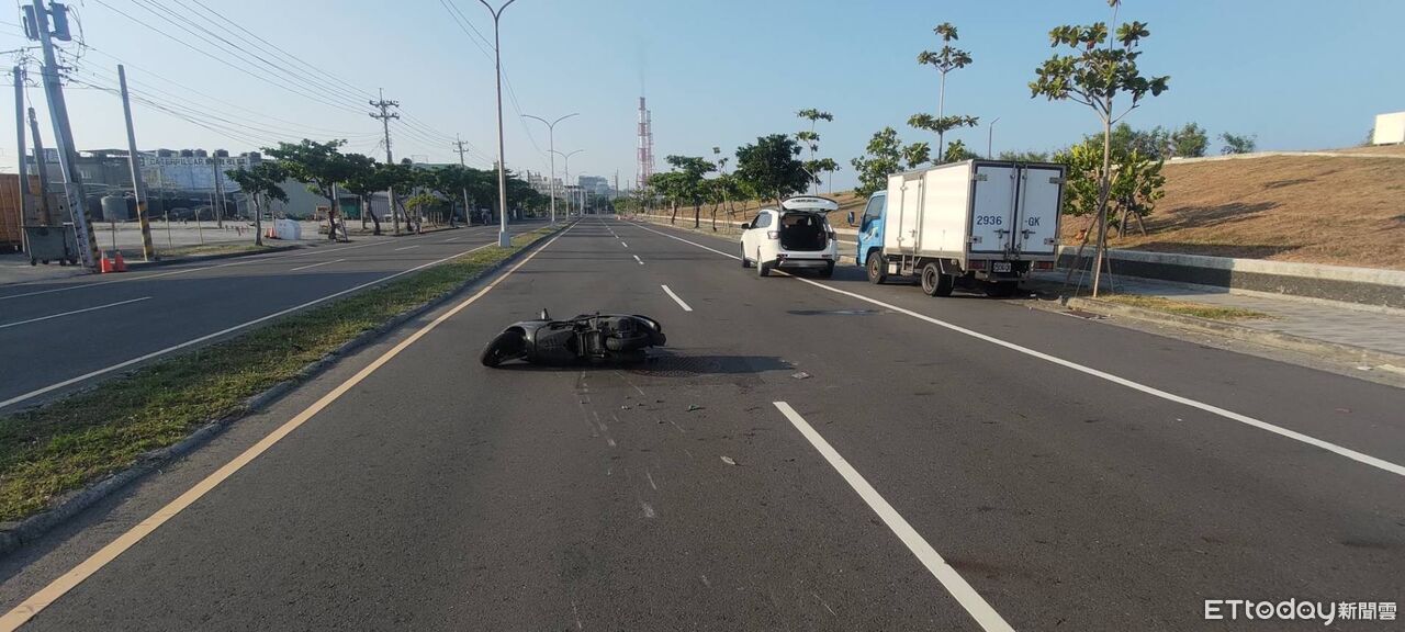 快訊/高雄死亡車禍!騎士左轉與轎車相撞 送醫搶救不治
