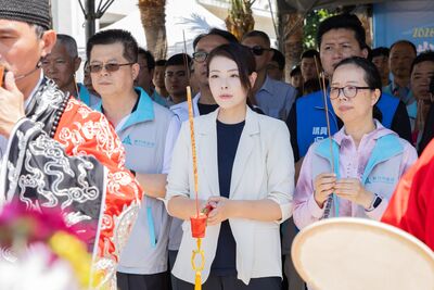 竹市端午龍舟賽143隊競渡創新高 高虹安點睛祈福宣布獎金加碼
