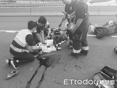 快訊/成蘆橋汽機車相撞!女騎士遭73歲駕駛撞飛命危搶救中