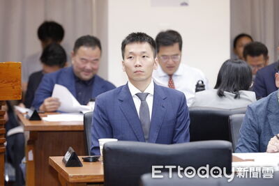 得罪人被傳請辭 她貼李洋舊照喊話:希望大家用支持為他擲出聖筊