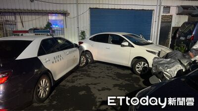 高雄白車闖紅燈拒檢逃300m！進死巷連撞6車　警破窗抓毒駕男