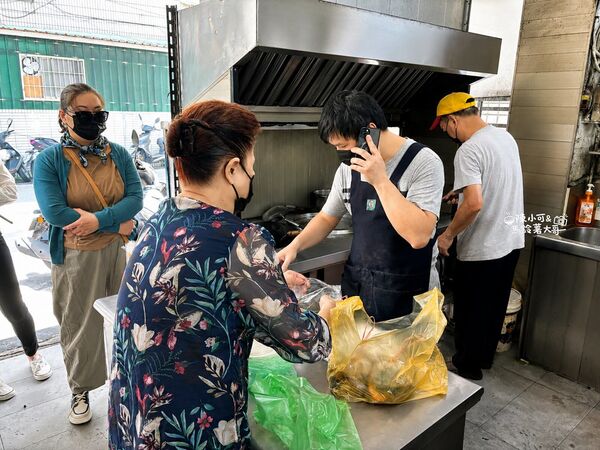▲▼正宗一碗一碗煮什錦麵。（圖／陳小可的吃喝玩樂授權提供）