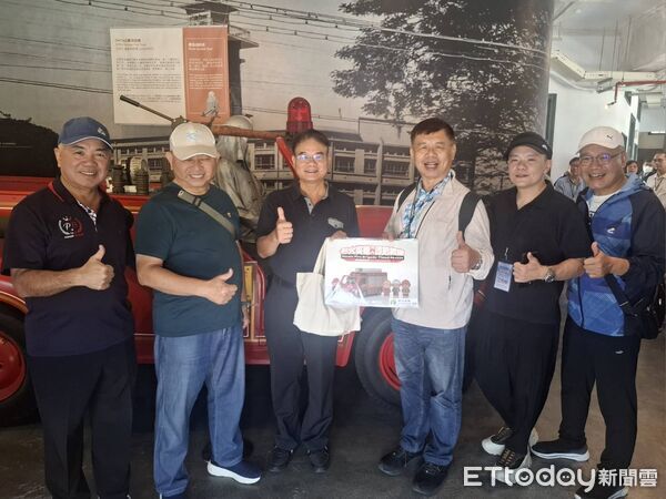 ▲台中市政府警消環衛委員會蒞臨台南市消防史料館觀摩考察，了解消防文化保存與防災教育推動成果。（記者林東良翻攝，下同）