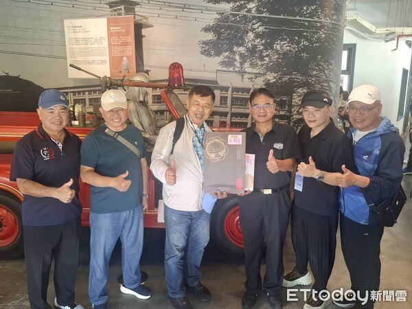▲台中市政府警消環衛委員會蒞臨台南市消防史料館觀摩考察，了解消防文化保存與防災教育推動成果。（記者林東良翻攝，下同）