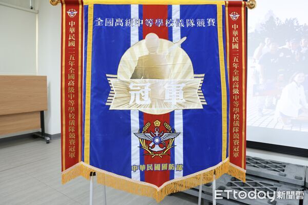 ▲港明高中勇奪國防部第9屆全國高級中等學校儀隊競賽冠軍，完成二連霸佳績。（記者林東良翻攝，下同）