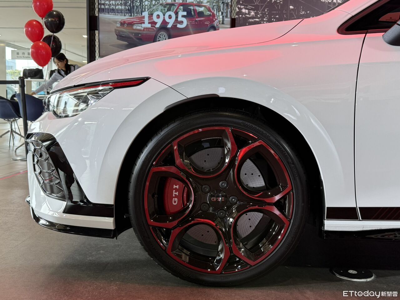 ▲福斯最強Golf GTI馬力直逼學長Golf R！50週年限量款台灣開賣。（圖／記者徐煜展攝、福斯）