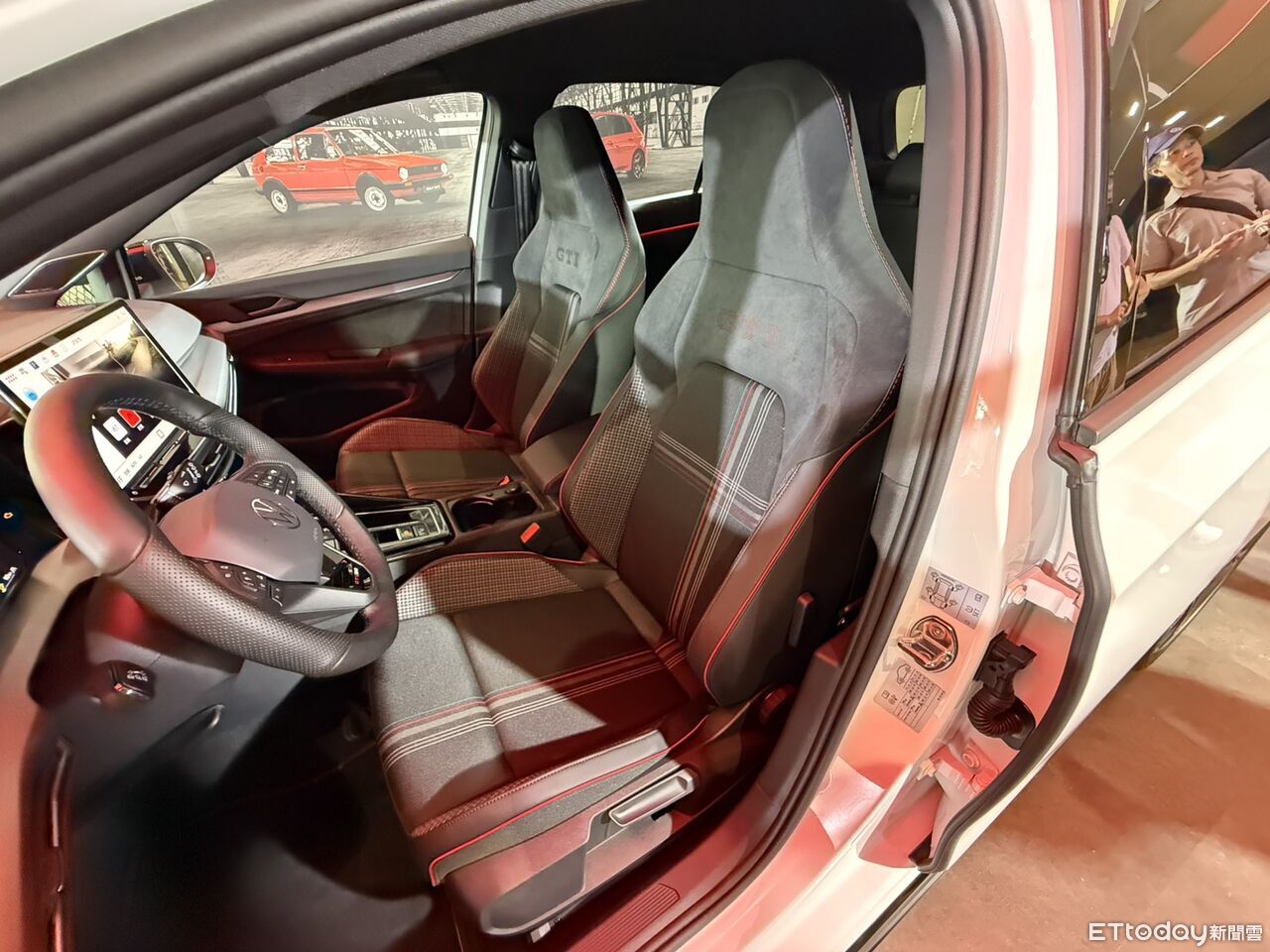 ▲福斯最強Golf GTI馬力直逼學長Golf R！50週年限量款台灣開賣。（圖／記者徐煜展攝、福斯）