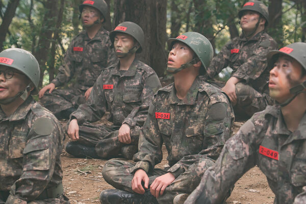 ▲李宰旭入伍前，透過新戲先登上孤島服役。（圖／Disney+提供）