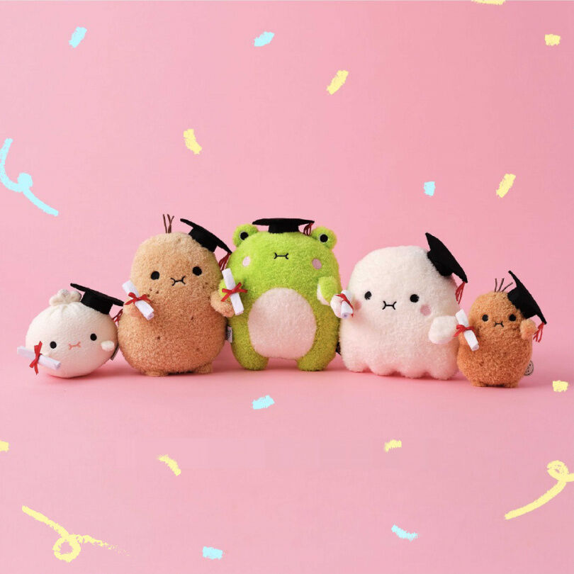 Z世代畢業禮物清單太燒了！療癒系Jellycat畢業兔超難搶、復古相機成青春紀錄神器