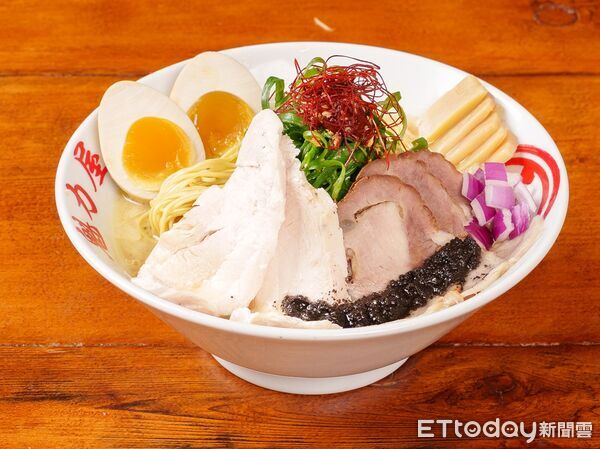 ▲魁力屋「松露京都雞白湯醬油拉麵」。（圖／業者提供）