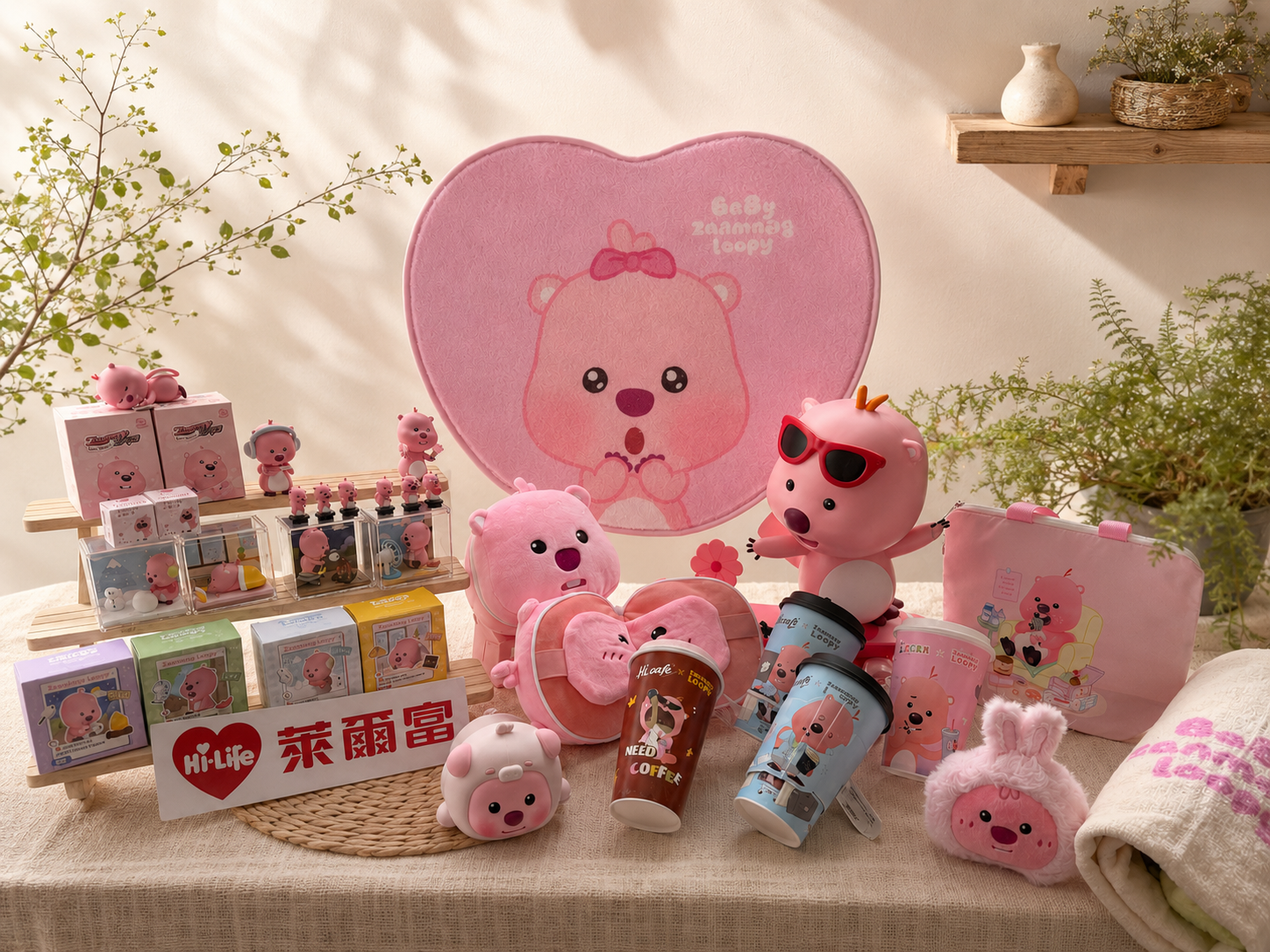 ▲▼萊爾富近來攜手韓國超人氣IP「ZANMANG LOOPY」推出夏日限定活動，多款周邊加價購。（圖／業者提供）