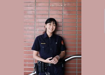 高雄正妹女警辭職「宣布參選里長」 1.5萬人讚爆:人美又親切