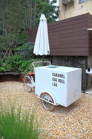 ▲▼CARAMEL EGG ROLL LAB 蛋捲實驗室。（圖／UPSSMILE向上的微笑萍子 旅食設影授權提供）
