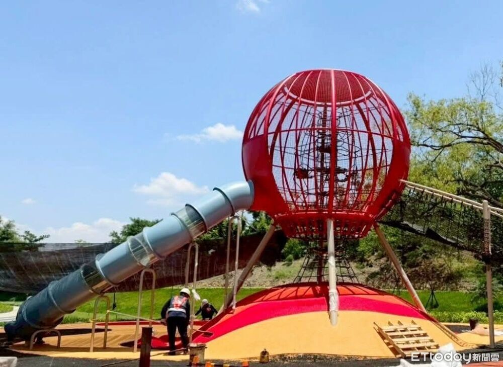 嘉義中埔荒廢民俗村變身共融公園 巨型水管溜滑梯曝光