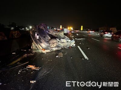 國1岡山「南北雙事故」連爆！遊覽車追撞＋7車連環撞　滿地殘骸