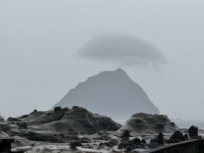 基隆嶼「撐傘雲」罕見畫面曝　專家揭原因