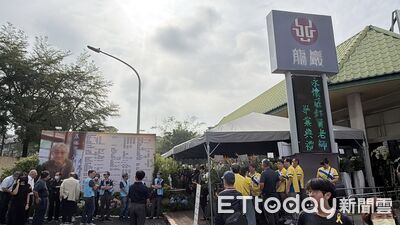 高雄墜樓師人生畢典催淚！妹喊：世界上最好哥哥　全場鼻酸