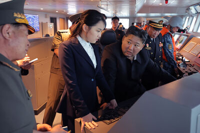 金正恩親登「姜健號」視察！強調遏阻核戰爭　去年下水時破洞沈船