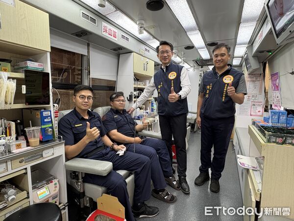 ▲慶祝警察節，屏東警分局揪民挽袖捐血。（圖／記者陳崑福翻攝）