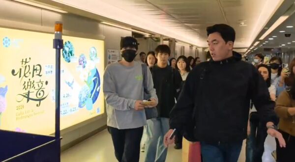 ▲▼金宣虎來台機場。（圖／桃園機場記者聯誼會提供）