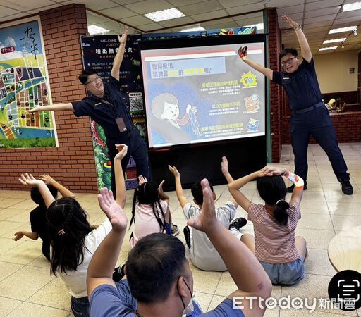 ▲台南市政府毒品危害防制中心結合積木DIY活動，透過親子互動宣導識毒、防毒、反毒觀念。（記者林東良翻攝，下同）