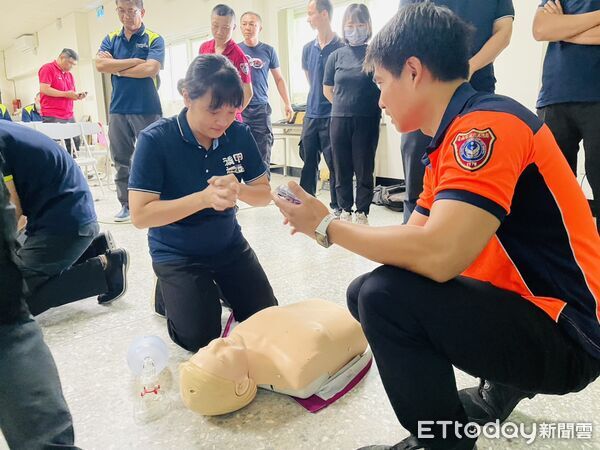 ▲台南市消防局第七救災救護大隊辦理義消基本救命術BLS訓練，強化緊急救護能力。（記者林東良翻攝，下同）