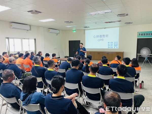 ▲台南市消防局第七救災救護大隊辦理義消基本救命術BLS訓練，強化緊急救護能力。（記者林東良翻攝，下同）